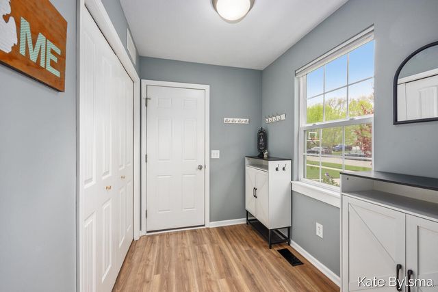 2132 Hollyhock, Belmont, MI 49306