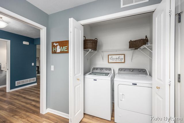 2132 Hollyhock, Belmont, MI 49306