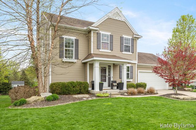 2132 Hollyhock, Belmont, MI 49306