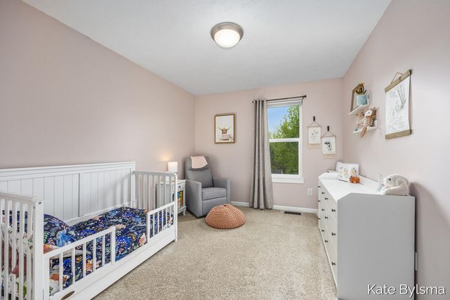 2132 Hollyhock, Belmont, MI 49306