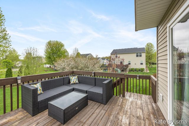 2132 Hollyhock, Belmont, MI 49306