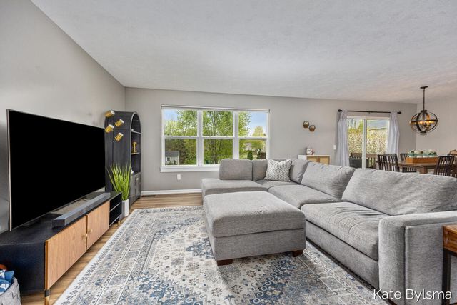 2132 Hollyhock, Belmont, MI 49306