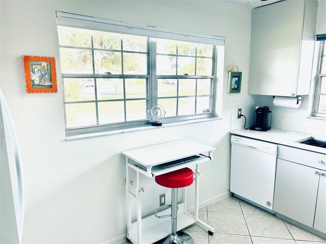 850 Meadowlark Lane, Delray Beach, FL 33445