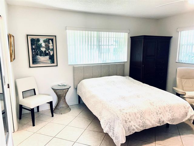 850 Meadowlark Lane, Delray Beach, FL 33445