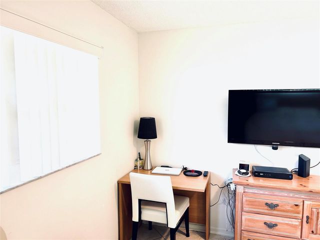 850 Meadowlark Lane, Delray Beach, FL 33445