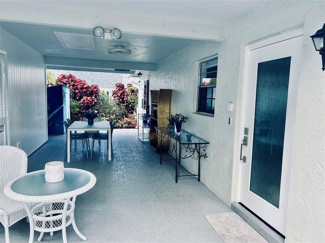850 Meadowlark Lane, Delray Beach, FL 33445
