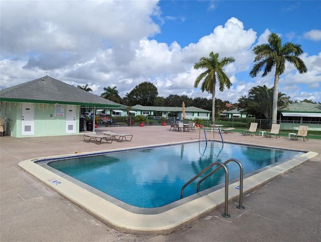 850 Meadowlark Lane, Delray Beach, FL 33445