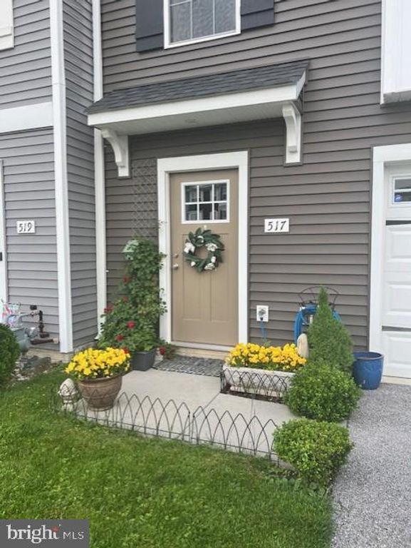 517 CHARLES AVE, Hanover, PA 17331