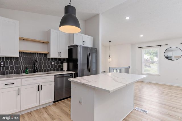 124 KENSINGTON PKWY, Abingdon, MD 21009