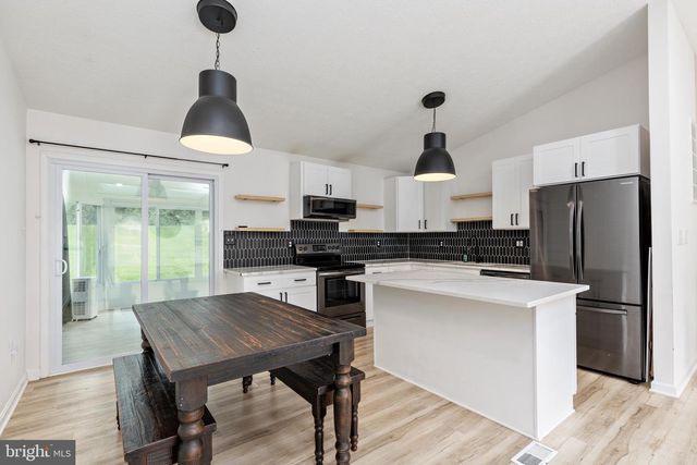 124 KENSINGTON PKWY, Abingdon, MD 21009