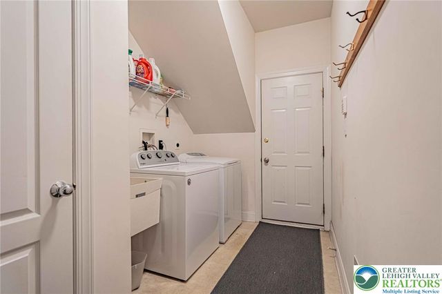 4201 Anthony Drive, Bethlehem Twp, PA 18020