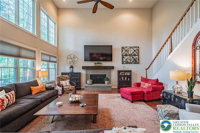 4201 Anthony Drive, Bethlehem Twp, PA 18020