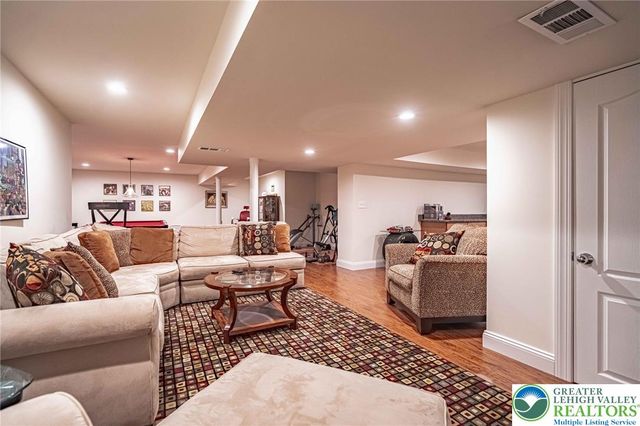 4201 Anthony Drive, Bethlehem Twp, PA 18020