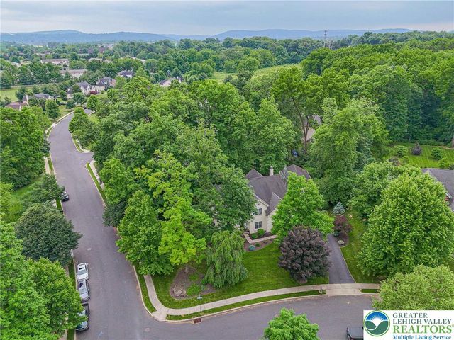 4201 Anthony Drive, Bethlehem Twp, PA 18020
