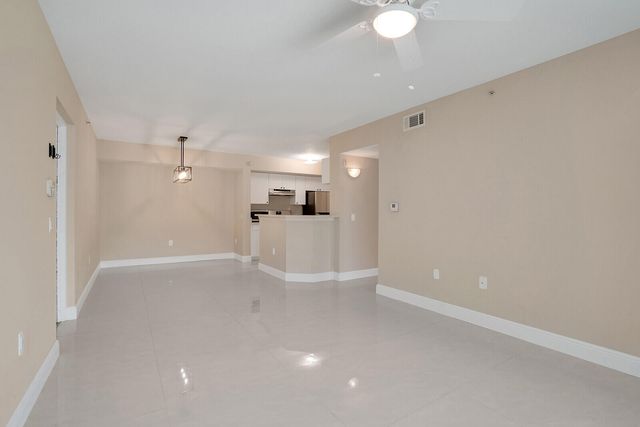 611 Villa Circle, Boynton Beach, FL 33435