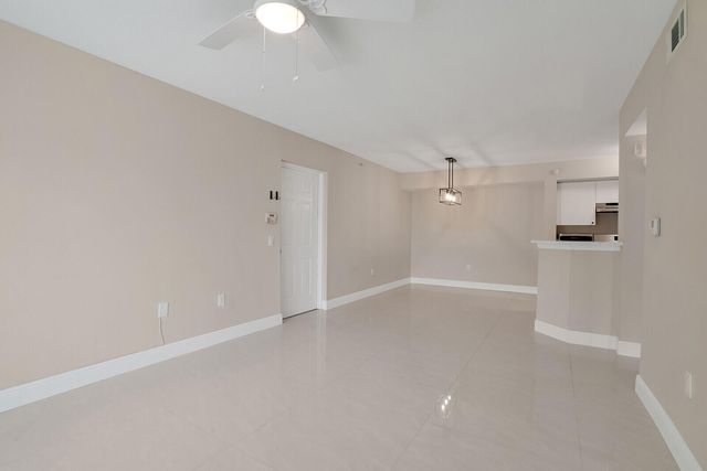 611 Villa Circle, Boynton Beach, FL 33435