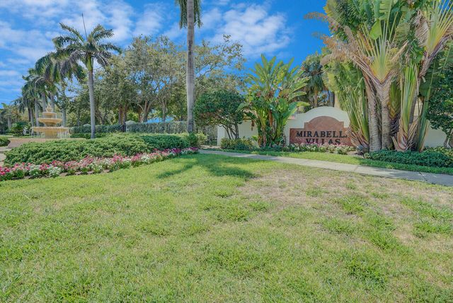 611 Villa Circle, Boynton Beach, FL 33435