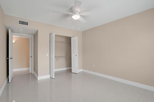611 Villa Circle, Boynton Beach, FL 33435