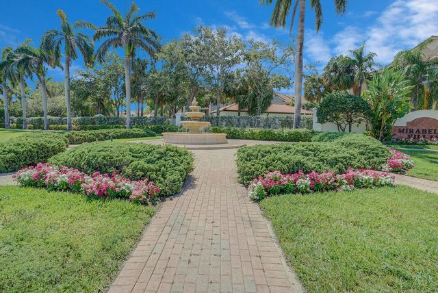 611 Villa Circle, Boynton Beach, FL 33435