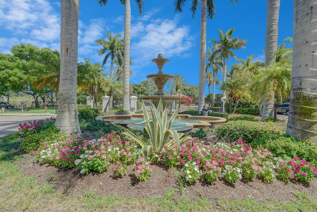 611 Villa Circle, Boynton Beach, FL 33435