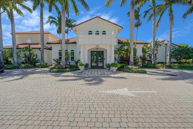 611 Villa Circle, Boynton Beach, FL 33435
