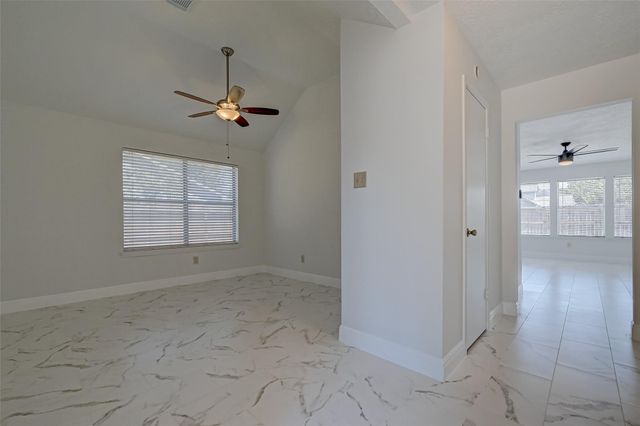 16015 Surrey Woods Drive, Friendswood, TX 77546