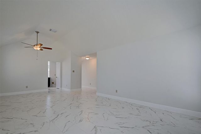 16015 Surrey Woods Drive, Friendswood, TX 77546