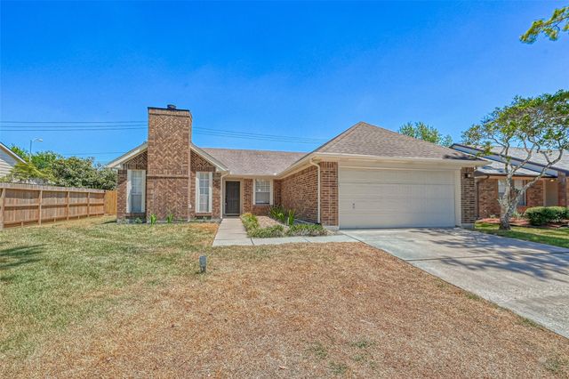 16015 Surrey Woods Drive, Friendswood, TX 77546