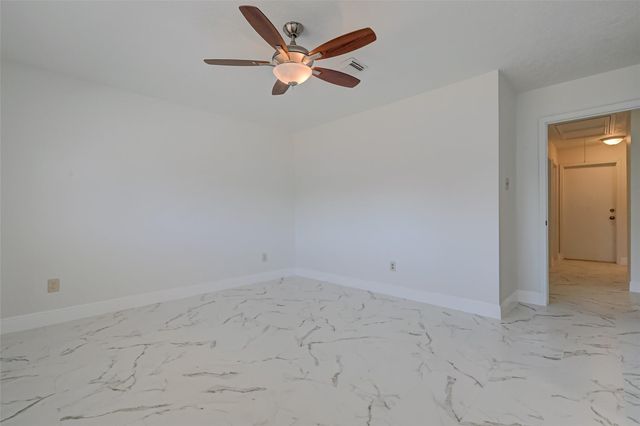 16015 Surrey Woods Drive, Friendswood, TX 77546