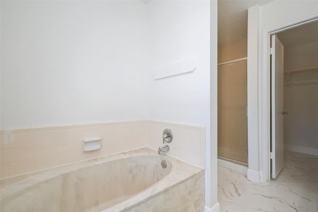 16015 Surrey Woods Drive, Friendswood, TX 77546