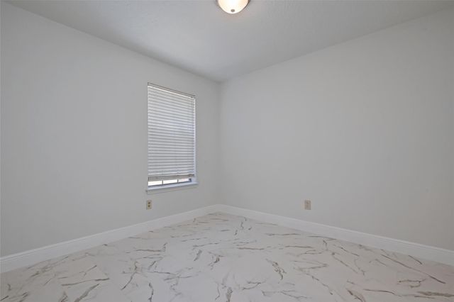 16015 Surrey Woods Drive, Friendswood, TX 77546