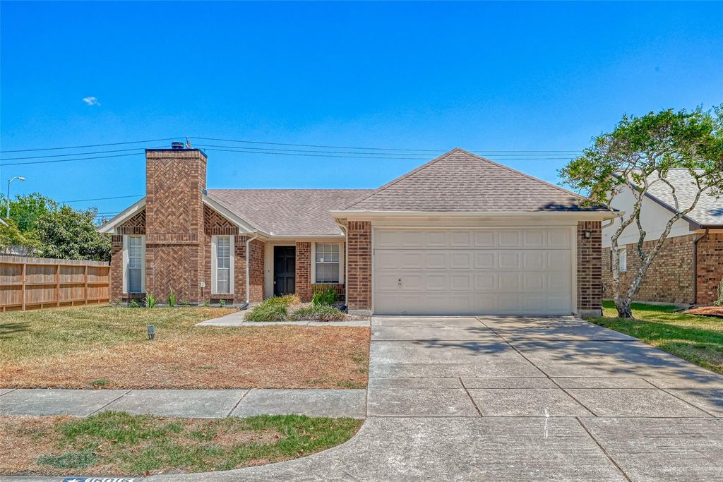 16015 Surrey Woods Drive, Friendswood, TX 77546