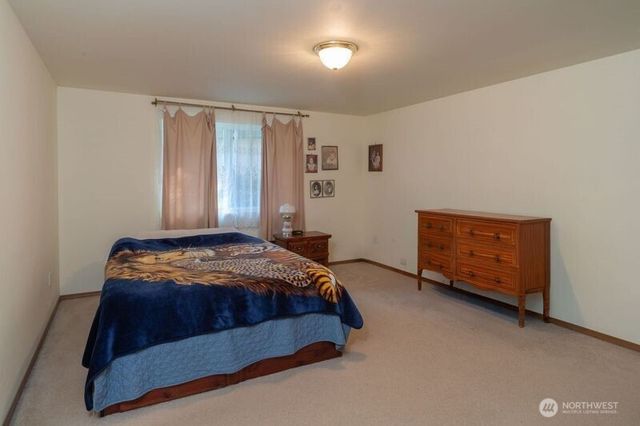 77 Chickadee Lane, Quilcene, WA 98376