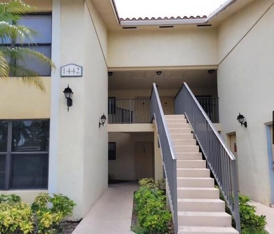 1442 E Lake Crystal Drive E E, West Palm Beach, FL 33411