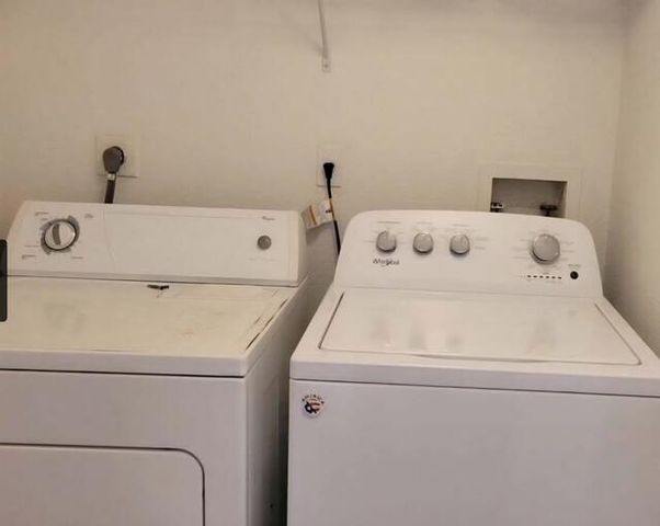 1442 E Lake Crystal Drive E E, West Palm Beach, FL 33411