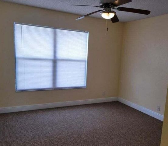 1442 E Lake Crystal Drive E E, West Palm Beach, FL 33411