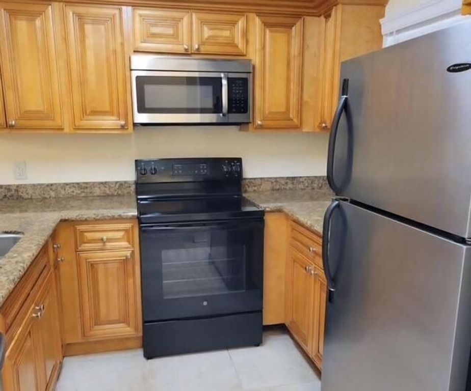 1442 E Lake Crystal Drive E E, West Palm Beach, FL 33411