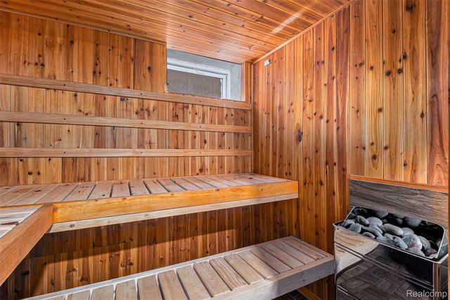 21305 ONTAGA Street, Farmington Hills, MI 48390