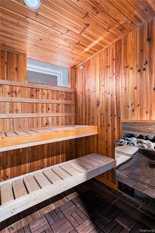 21305 ONTAGA Street, Farmington Hills, MI 48390