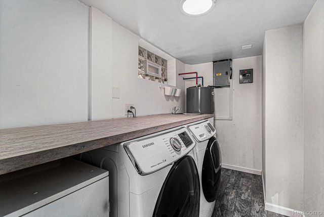 21305 ONTAGA Street, Farmington Hills, MI 48390