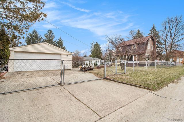 21305 ONTAGA Street, Farmington Hills, MI 48390