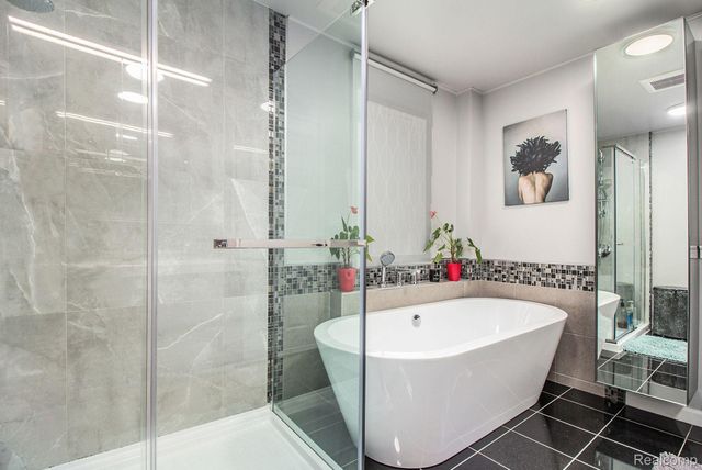 21305 ONTAGA Street, Farmington Hills, MI 48390