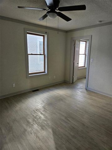 435 Benton Avenue, Excelsior Springs, MO 64024