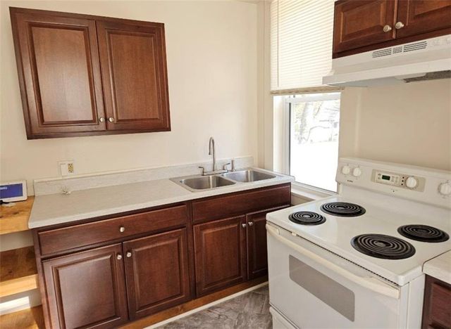 435 Benton Avenue, Excelsior Springs, MO 64024