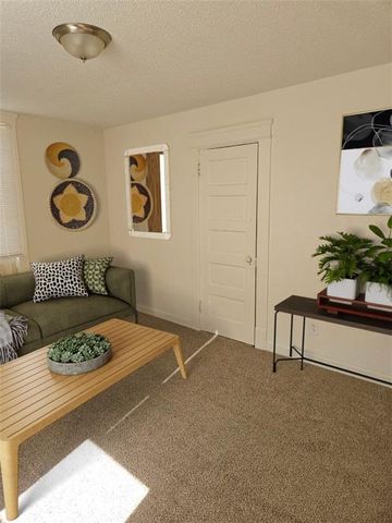 435 Benton Avenue, Excelsior Springs, MO 64024