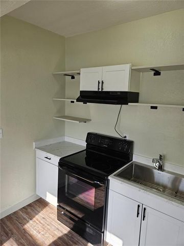 435 Benton Avenue, Excelsior Springs, MO 64024