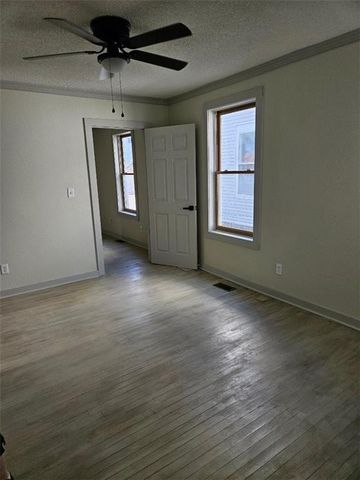 435 Benton Avenue, Excelsior Springs, MO 64024