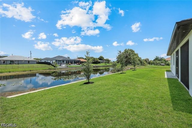 313 NE 5th TER, Cape Coral, FL 33909