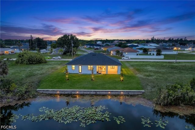 313 NE 5th TER, Cape Coral, FL 33909