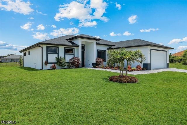 313 NE 5th TER, Cape Coral, FL 33909